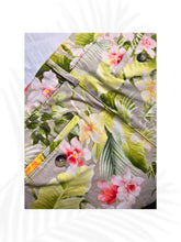 Load image into Gallery viewer, Tommy Bahama size8 tropical floral Hawaiian resort print summer shorts